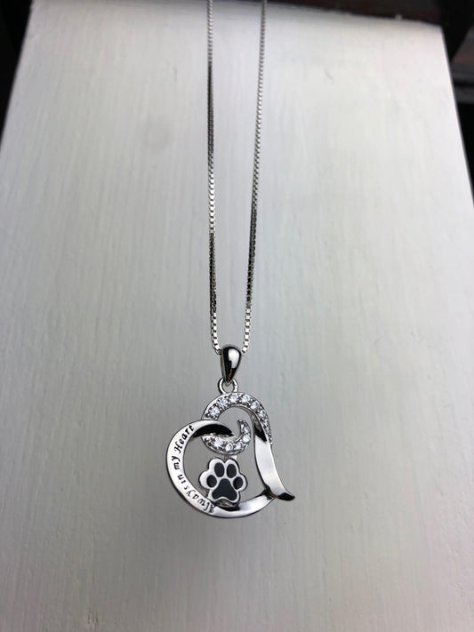 Collier Commémoratif Chien Élégant – Acier Inoxydable