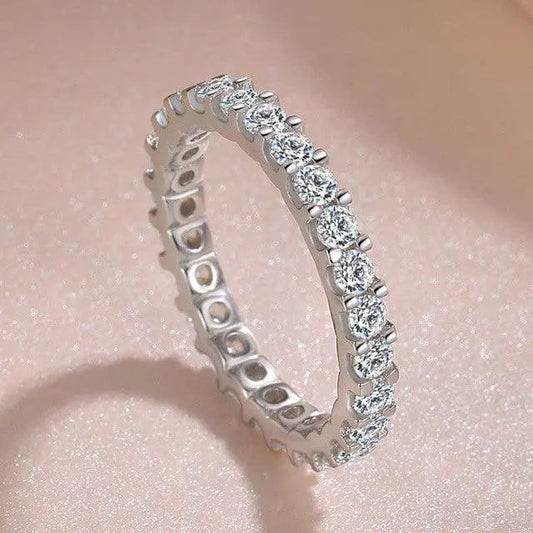 Bague en argent avec incrustation de zirconias