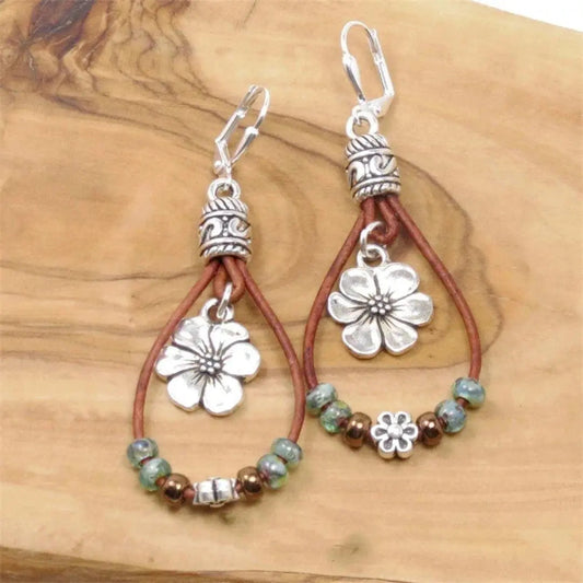 Boucles d'oreilles en cuir avec fleurs vintage