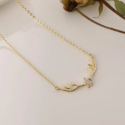 Collier Bois de Cerf avec Délicat Charme Cœur