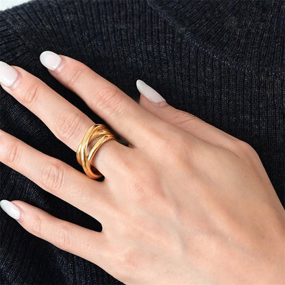 Bague couches délicates avec design disruptif