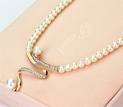 Parure Collier + Boucles d’Oreilles en Perles Naturelles
