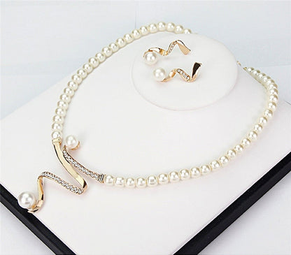 Parure Collier + Boucles d’Oreilles en Perles Naturelles
