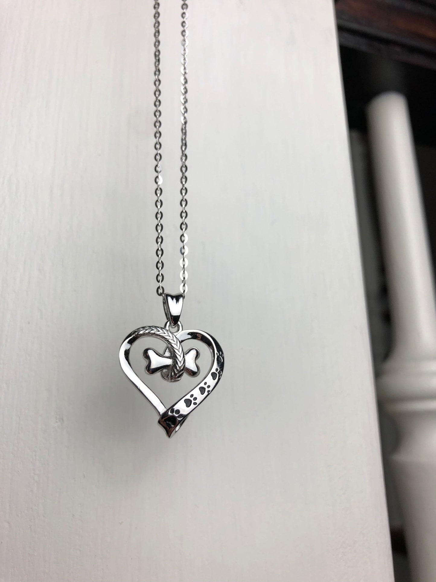 Collier Patte de Chien et Cœur en Acier Inoxydable
