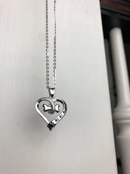 Collier Patte de Chien et Cœur en Acier Inoxydable