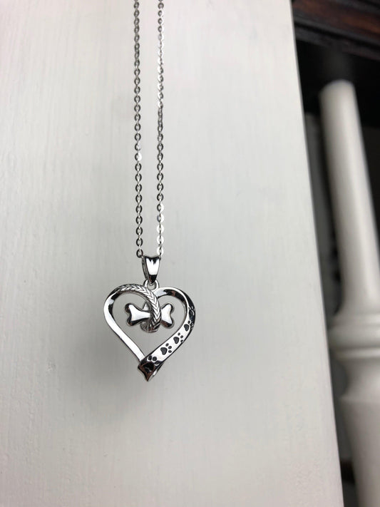 Collier Patte de Chien et Cœur en Acier Inoxydable