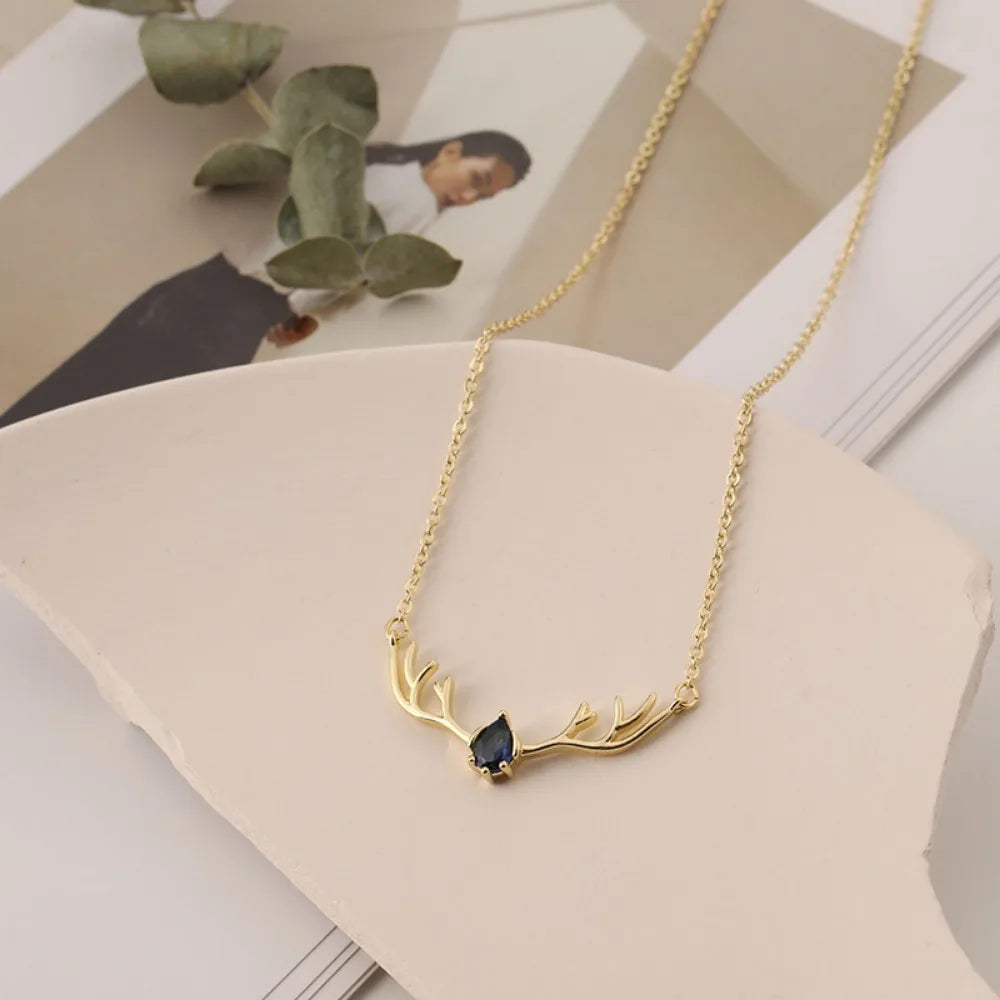 Collier Bois de Cerf avec Délicat Charme Cœur