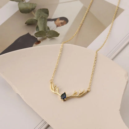 Collier Bois de Cerf avec Délicat Charme Cœur