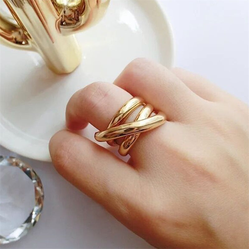 Bague couches délicates avec design disruptif