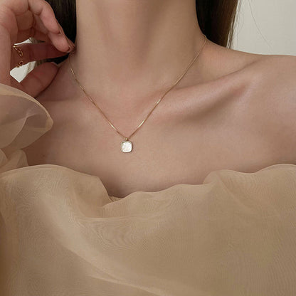 Collier de perles avec chaîne dorée Sophie
