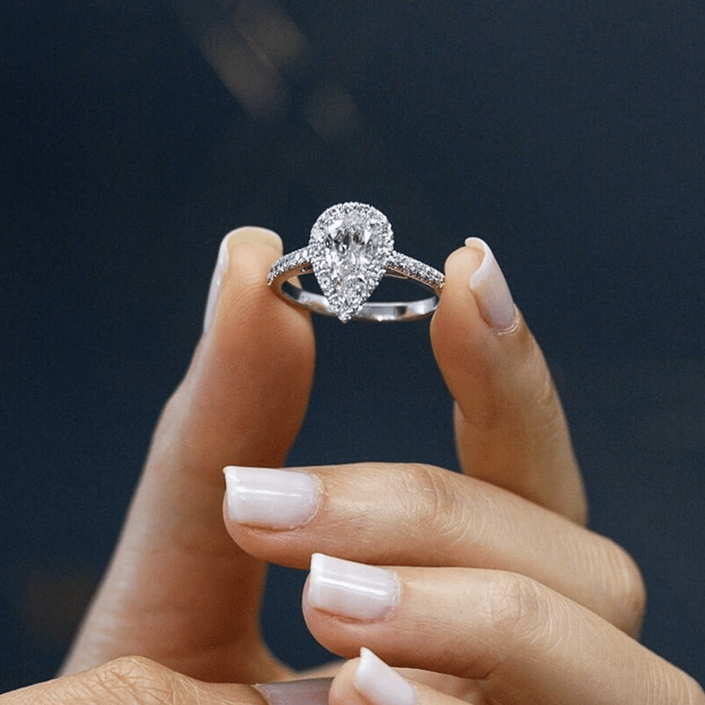 Bague en forme de poire Talia