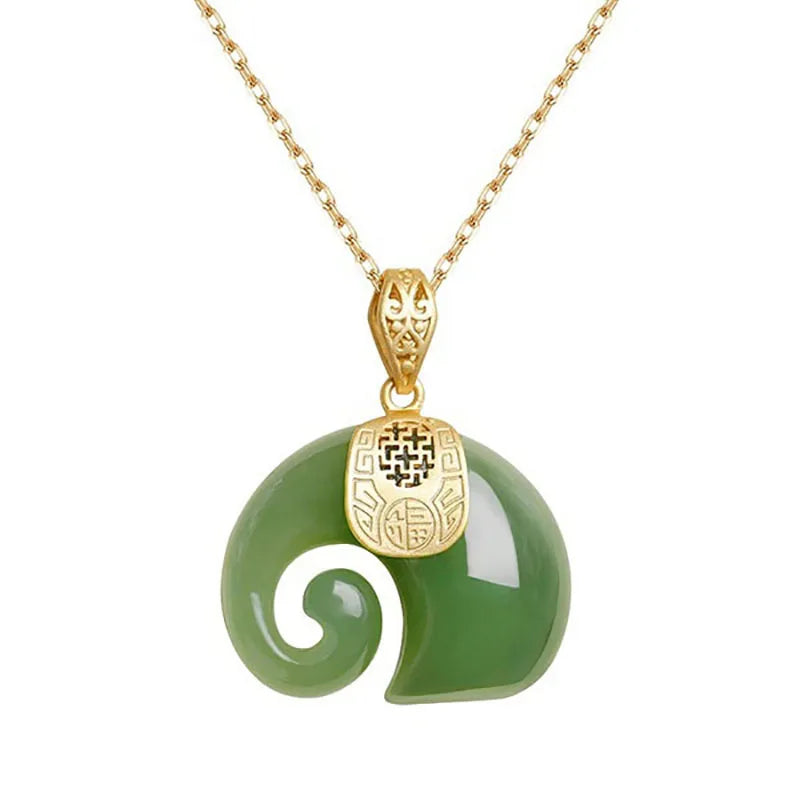 Collier Pendentif Éléphant en Jade de Hetian – Chaîne Placée Or 18K pour Femme
