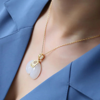 Collier Pendentif Éléphant en Jade de Hetian – Chaîne Placée Or 18K pour Femme