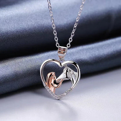 Magnifique Collier Fille et Cheval Cœur Zircon