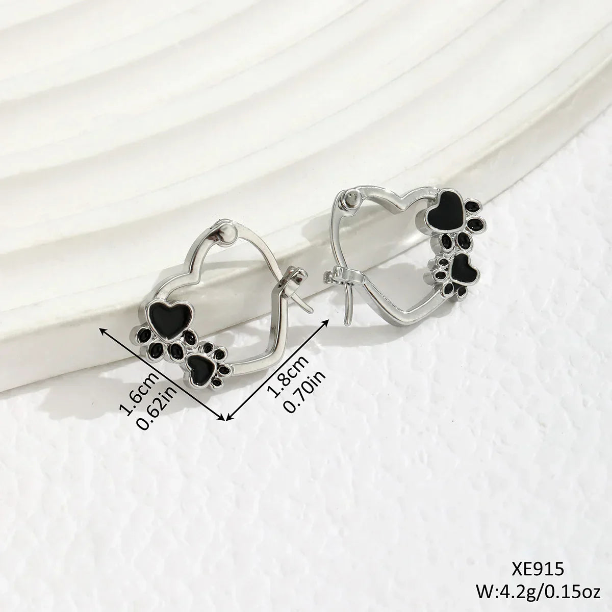 Boucles d'oreilles Huggie Patte Cœur avec Émail Noir