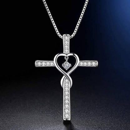 Collier croix bénie avec cœur de zircones