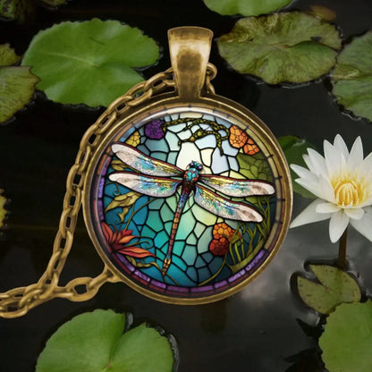Collier Pendentif Animal Totem Esprit de la Forêt en Verre