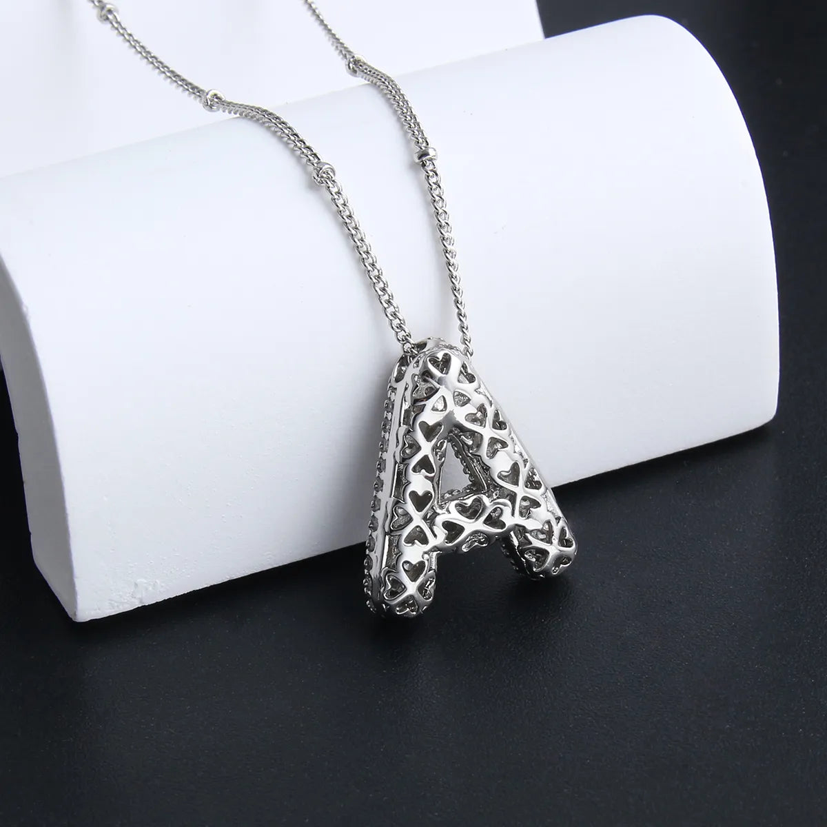 Ensemble de Collier à Lettre Initiale Bubble | Or Blanc