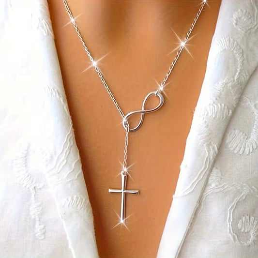 Collier pendentif Croix porte-bonheur délicat