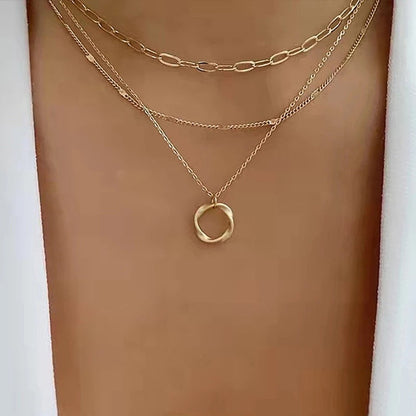 Collier vintage chaînes superposées avec pendentif