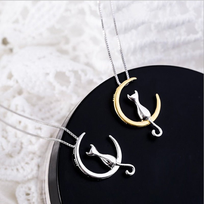 Collier chat élégant croissant et chat