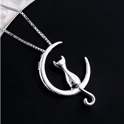 Collier chat élégant croissant et chat