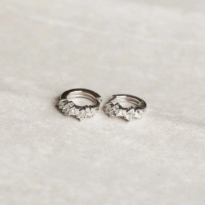 Boucles d'oreilles Crystal Cluster Huggies | Or Blanc