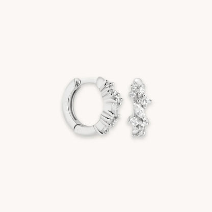 Boucles d'oreilles Crystal Cluster Huggies | Or Blanc