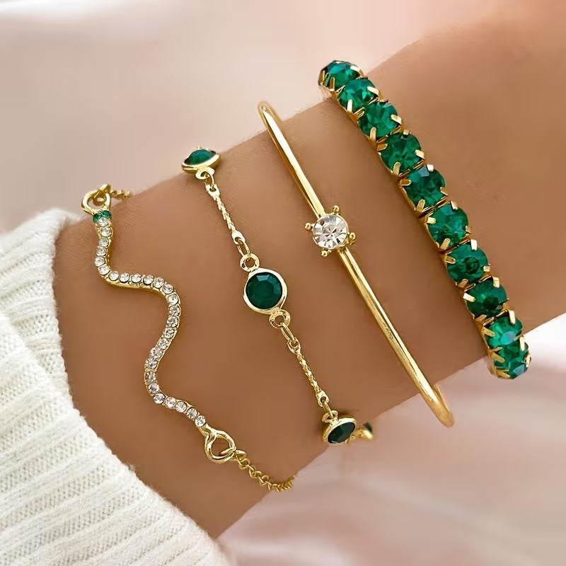 Ensemble de bracelets dorés avec pierres précieuses