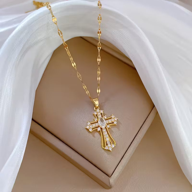 Collier Croix moderne en acier inoxydable
