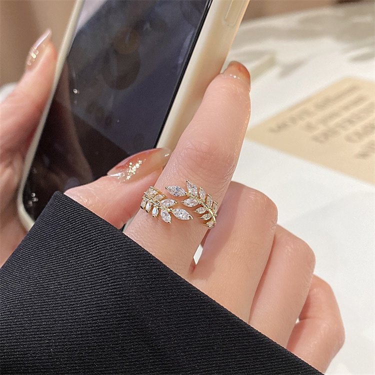Bague couronne avec zircones plaquée or