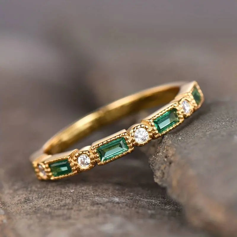 Bague vintage en or avec zirconia verte