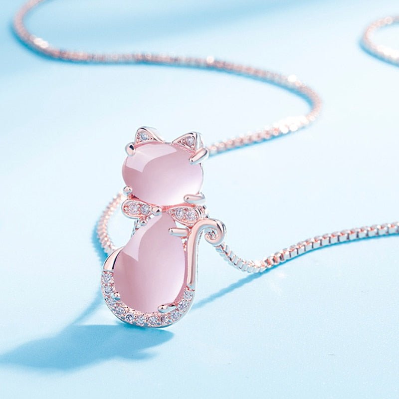 Magnifique collier chat pierre rose avec zircon