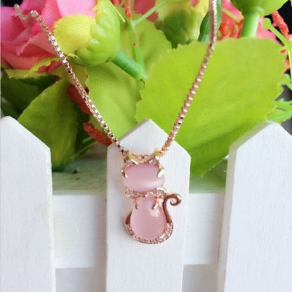 Magnifique collier chat pierre rose avec zircon